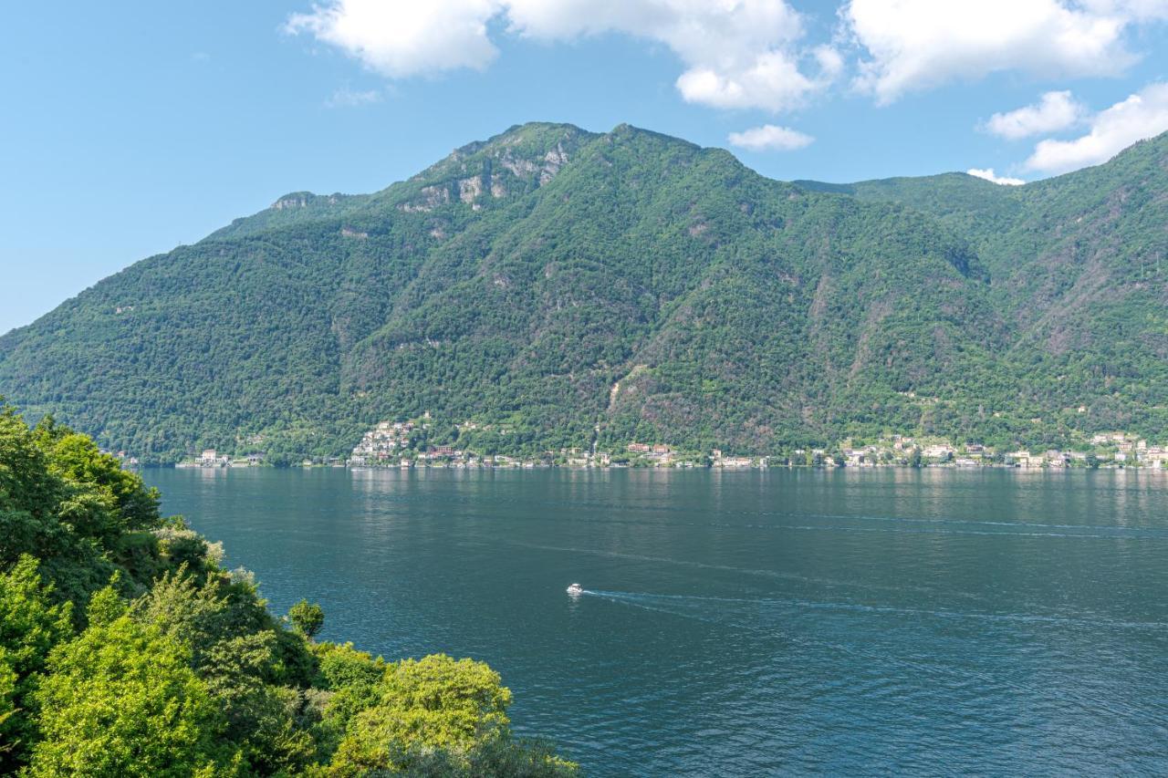 Apt With Terrace And Shared Pool! Lake View! Apartamento Nesso Exterior foto